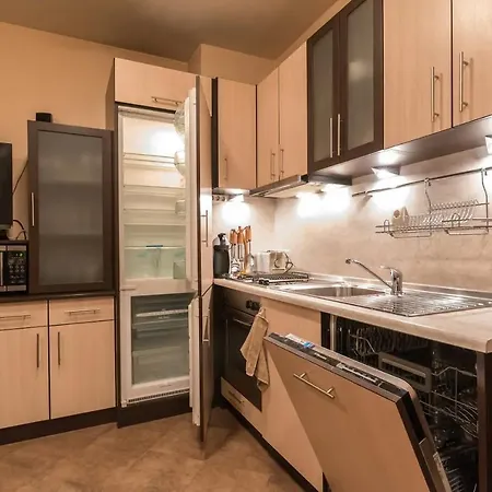 Charming, Fully-furnished, 2-bedroom By Flat Mаnager Apartman *