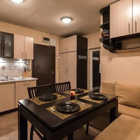 Charming, Fully-furnished, 2-bedroom * بانسكو